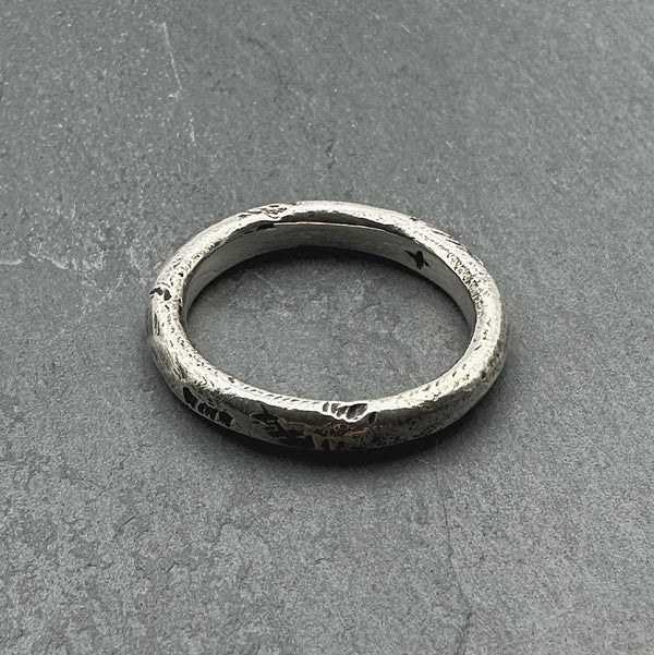 Sircular 003 Stacker Ring in Oxidized Silver