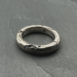 Sircular 001 in Oxidized Silver
