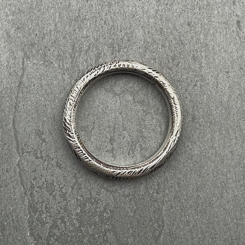 Sircular 004 Stacker Ring in Oxidized Silver