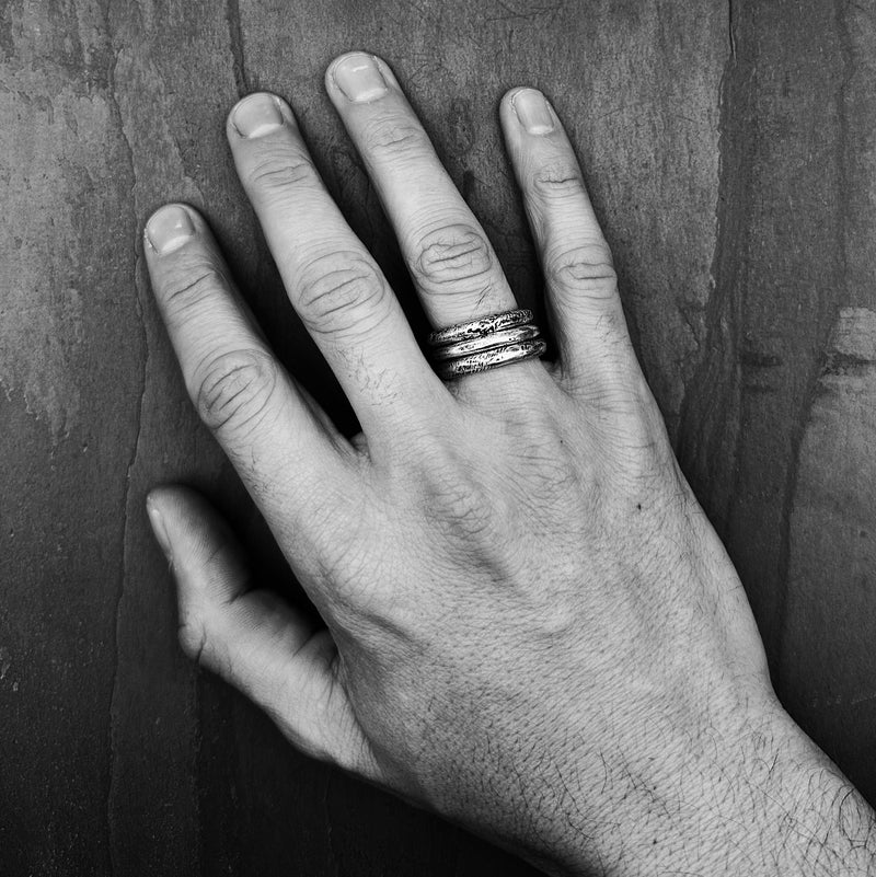 Sircular 004 Stacker Ring in Oxidized Silver